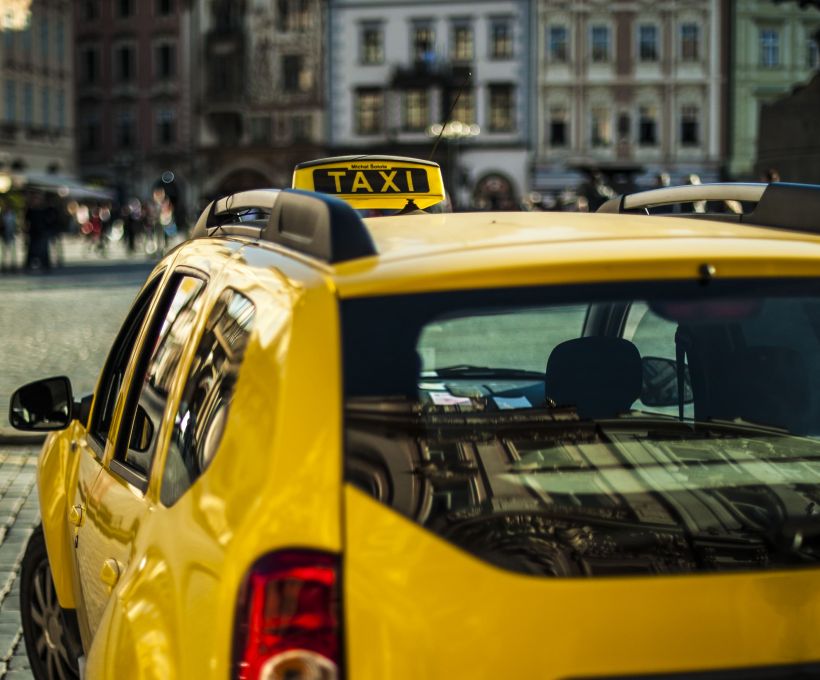 Qual cidade brasileira não tem taxi?